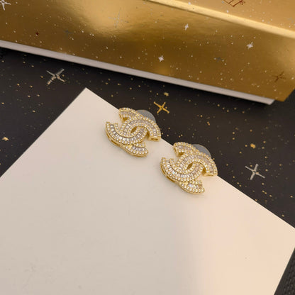 Elegant and classic women's logo earrings