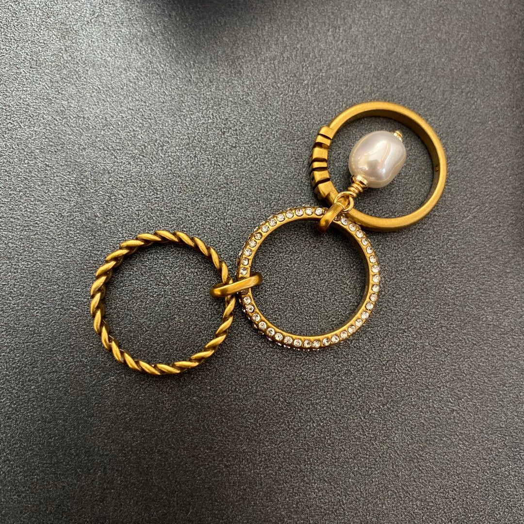 Vintage 3 Circle Ring