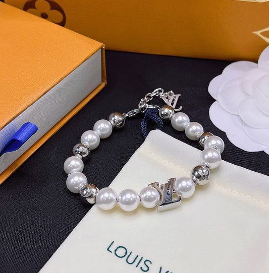 Fashion pearl bracelet