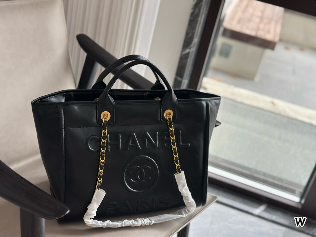 New black beach bag